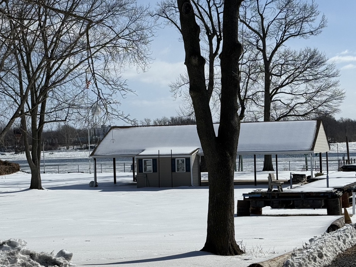 The Pennsylvania Yacht Club clubhouse and grounds in winter